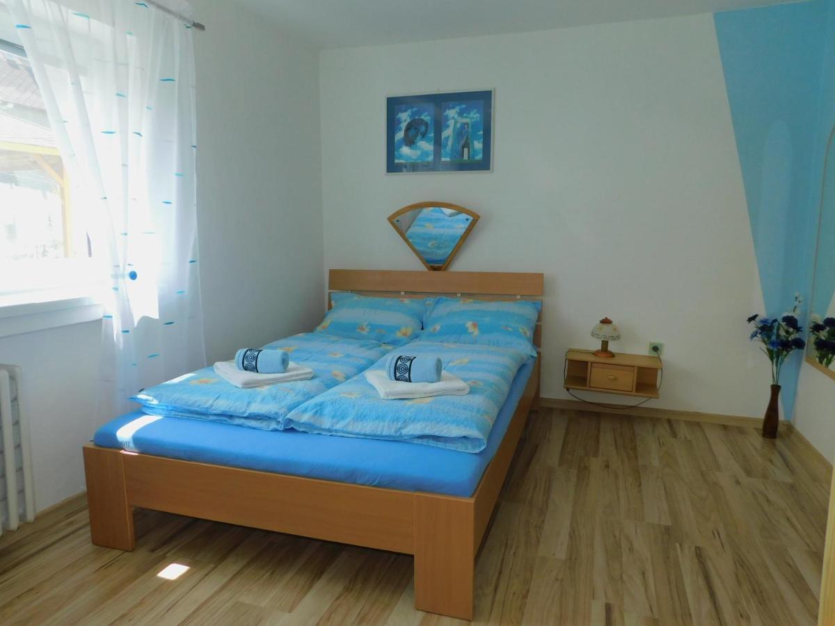 Pod Dubom Apartment ลิฟตอฟสกีมิคูลาช ภายนอก รูปภาพ